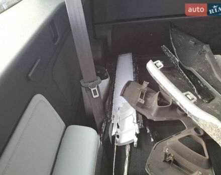 Сірий Rivian R1S, об'ємом двигуна 0 л та пробігом 13 тис. км за 32100 $, фото 13 на Automoto.ua