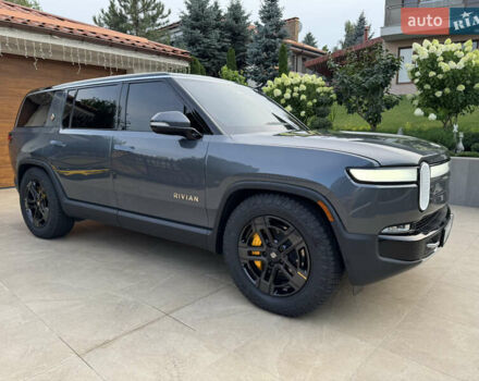 Серый Rivian R1S, объемом двигателя 0 л и пробегом 17 тыс. км за 82500 $, фото 21 на Automoto.ua