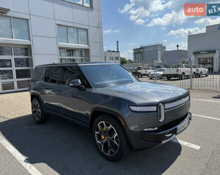 Серый Rivian R1S, объемом двигателя 0 л и пробегом 22 тыс. км за 49999 $, фото 9 на Automoto.ua