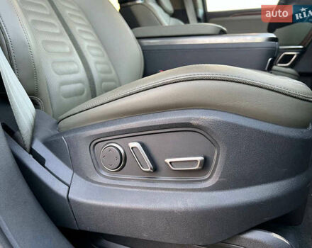 Серый Rivian R1S, объемом двигателя 0 л и пробегом 29 тыс. км за 57490 $, фото 45 на Automoto.ua