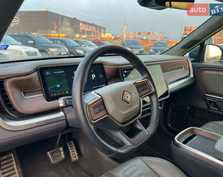 Серый Rivian R1S, объемом двигателя 0 л и пробегом 29 тыс. км за 57490 $, фото 19 на Automoto.ua
