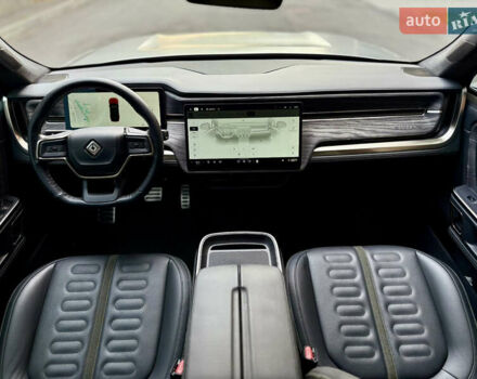 Серый Rivian R1S, объемом двигателя 0 л и пробегом 13 тыс. км за 49000 $, фото 21 на Automoto.ua