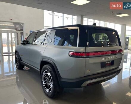 Серый Rivian R1S, объемом двигателя 0 л и пробегом 8 тыс. км за 80000 $, фото 3 на Automoto.ua