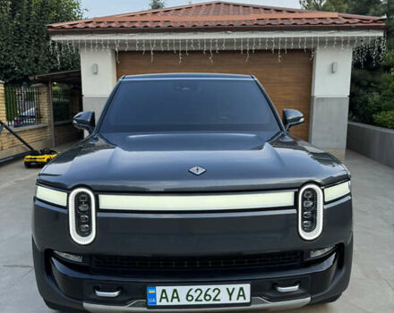 Серый Rivian R1S, объемом двигателя 0 л и пробегом 17 тыс. км за 82500 $, фото 14 на Automoto.ua