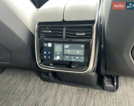 Серый Rivian R1S, объемом двигателя 0 л и пробегом 39 тыс. км за 56000 $, фото 10 на Automoto.ua