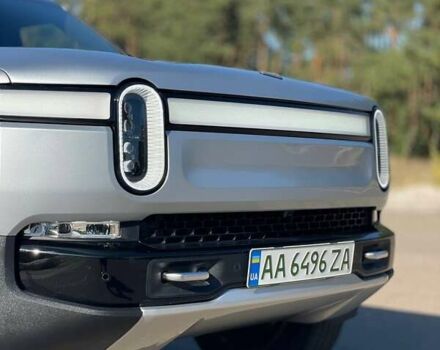 Серый Rivian R1S, объемом двигателя 0 л и пробегом 2 тыс. км за 47500 $, фото 5 на Automoto.ua