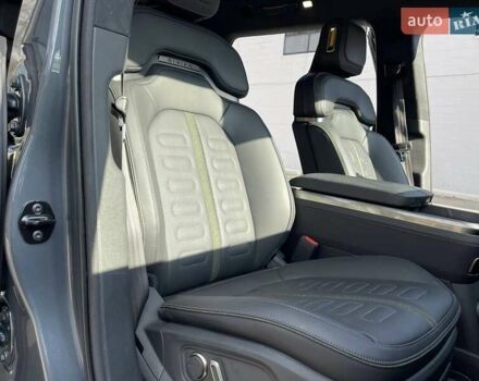 Серый Rivian R1S, объемом двигателя 0 л и пробегом 13 тыс. км за 70000 $, фото 8 на Automoto.ua
