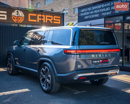 Серый Rivian R1S, объемом двигателя 0 л и пробегом 10 тыс. км за 49900 $, фото 4 на Automoto.ua