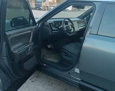 Серый Rivian R1S, объемом двигателя 0 л и пробегом 18 тыс. км за 47000 $, фото 1 на Automoto.ua