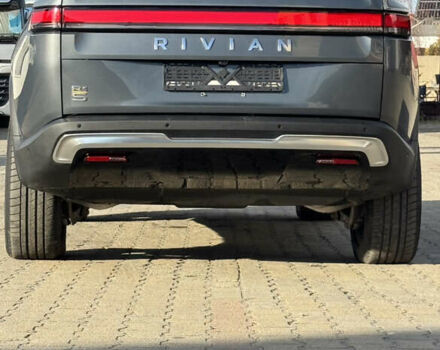 Серый Rivian R1S, объемом двигателя 0 л и пробегом 15 тыс. км за 52000 $, фото 5 на Automoto.ua