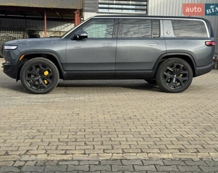 Серый Rivian R1S, объемом двигателя 0 л и пробегом 15 тыс. км за 52000 $, фото 7 на Automoto.ua
