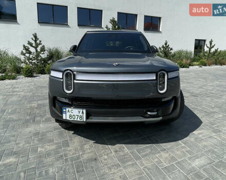 Серый Rivian R1S, объемом двигателя 0 л и пробегом 21 тыс. км за 58000 $, фото 3 на Automoto.ua