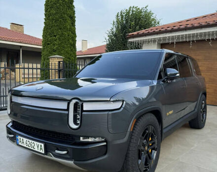 Серый Rivian R1S, объемом двигателя 0 л и пробегом 17 тыс. км за 82500 $, фото 13 на Automoto.ua