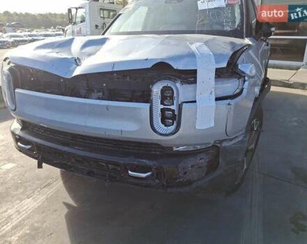 Сірий Rivian R1S, об'ємом двигуна 0 л та пробігом 13 тис. км за 32100 $, фото 4 на Automoto.ua