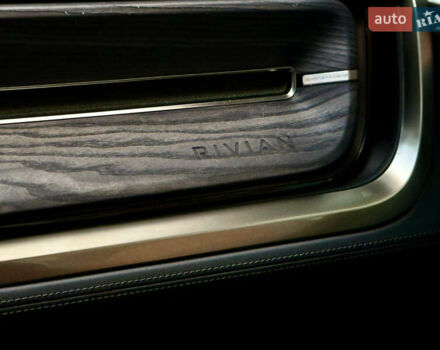 Серый Rivian R1S, объемом двигателя 0 л и пробегом 13 тыс. км за 49000 $, фото 32 на Automoto.ua