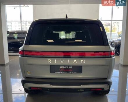 Серый Rivian R1S, объемом двигателя 0 л и пробегом 8 тыс. км за 80000 $, фото 4 на Automoto.ua