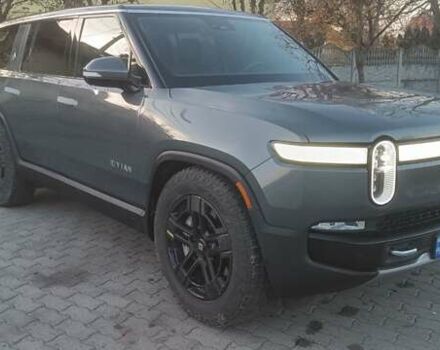 Серый Rivian R1S, объемом двигателя 0 л и пробегом 18 тыс. км за 47000 $, фото 9 на Automoto.ua