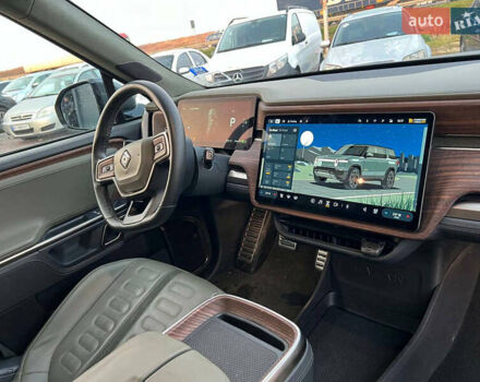 Серый Rivian R1S, объемом двигателя 0 л и пробегом 29 тыс. км за 57490 $, фото 48 на Automoto.ua