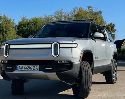 Серый Rivian R1S, объемом двигателя 0 л и пробегом 2 тыс. км за 47500 $, фото 7 на Automoto.ua
