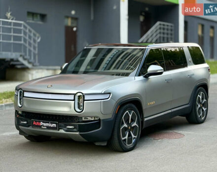 Серый Rivian R1S, объемом двигателя 0 л и пробегом 13 тыс. км за 49000 $, фото 1 на Automoto.ua