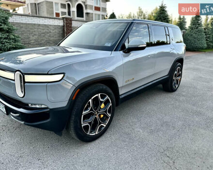 Серый Rivian R1S, объемом двигателя 0 л и пробегом 12 тыс. км за 51700 $, фото 1 на Automoto.ua