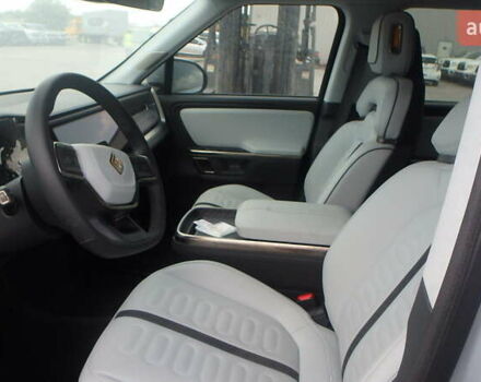 Сірий Rivian R1S, об'ємом двигуна 0 л та пробігом 13 тис. км за 32100 $, фото 30 на Automoto.ua