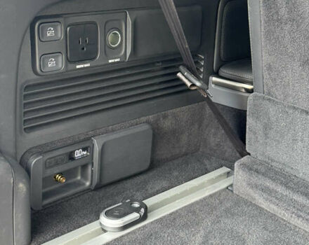 Серый Rivian R1S, объемом двигателя 0 л и пробегом 15 тыс. км за 52000 $, фото 8 на Automoto.ua