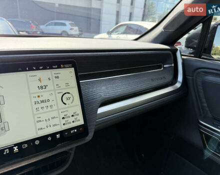 Серый Rivian R1S, объемом двигателя 0 л и пробегом 22 тыс. км за 49999 $, фото 23 на Automoto.ua