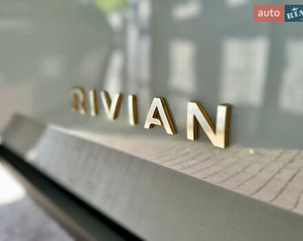Серый Rivian R1S, объемом двигателя 0 л и пробегом 12 тыс. км за 51700 $, фото 39 на Automoto.ua