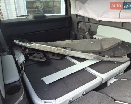 Сірий Rivian R1S, об'ємом двигуна 0 л та пробігом 13 тис. км за 32100 $, фото 24 на Automoto.ua