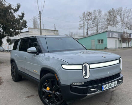 Серый Rivian R1S, объемом двигателя 0 л и пробегом 13 тыс. км за 57000 $, фото 1 на Automoto.ua