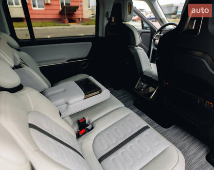 Серый Rivian R1S, объемом двигателя 0 л и пробегом 10 тыс. км за 63000 $, фото 27 на Automoto.ua