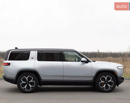 Серый Rivian R1S, объемом двигателя 0 л и пробегом 10 тыс. км за 63000 $, фото 38 на Automoto.ua