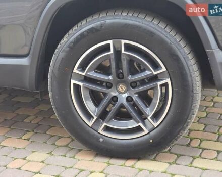 Сірий Rivian R1S, об'ємом двигуна 0 л та пробігом 6 тис. км за 62999 $, фото 8 на Automoto.ua