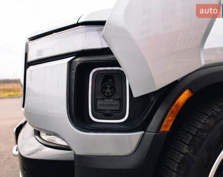 Серый Rivian R1S, объемом двигателя 0 л и пробегом 10 тыс. км за 63000 $, фото 5 на Automoto.ua