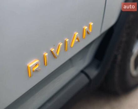 Серый Rivian R1S, объемом двигателя 0 л и пробегом 10 тыс. км за 63000 $, фото 41 на Automoto.ua