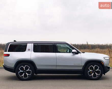 Серый Rivian R1S, объемом двигателя 0 л и пробегом 10 тыс. км за 63000 $, фото 6 на Automoto.ua