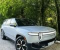 Серый Rivian R1S, объемом двигателя 0 л и пробегом 2 тыс. км за 61500 $, фото 3 на Automoto.ua