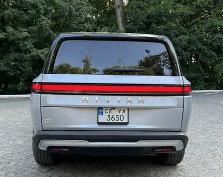 Серый Rivian R1S, объемом двигателя 0 л и пробегом 2 тыс. км за 61500 $, фото 1 на Automoto.ua