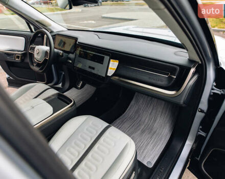 Серый Rivian R1S, объемом двигателя 0 л и пробегом 10 тыс. км за 63000 $, фото 19 на Automoto.ua