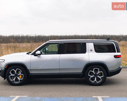 Серый Rivian R1S, объемом двигателя 0 л и пробегом 10 тыс. км за 63000 $, фото 12 на Automoto.ua