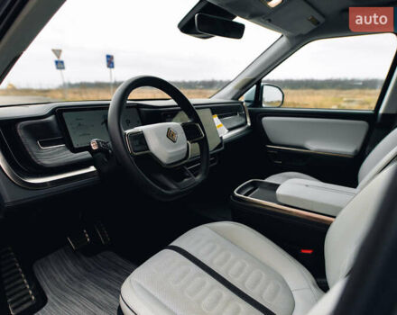 Серый Rivian R1S, объемом двигателя 0 л и пробегом 10 тыс. км за 63000 $, фото 47 на Automoto.ua