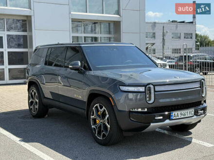 Rivian R1S 2023 в Киеве на Automoto.ua Серый Rivian R1S, объемом двигателя 0 л и пробегом 22 тыс. км за 49999 $, фото 1 на Automoto.ua
