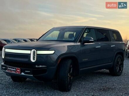 Серый Rivian R1S, объемом двигателя 0 л и пробегом 29 тыс. км за 57490 $, фото 1 на Automoto.ua