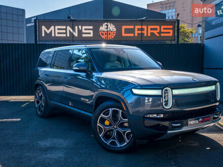 Rivian R1S 2023 в Киеве на Automoto.ua Серый Rivian R1S, объемом двигателя 0 л и пробегом 10 тыс. км за 49900 $, фото 1 на Automoto.ua
