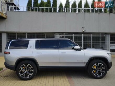 Rivian R1S 2023 у Києві на Automoto.ua Сірий Rivian R1S, об'ємом двигуна 0 л та пробігом 14 тис. км за 62500 $, фото 1 на Automoto.ua