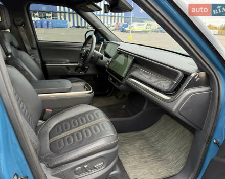 Синий Rivian R1S, объемом двигателя 0 л и пробегом 62 тыс. км за 43000 $, фото 12 на Automoto.ua