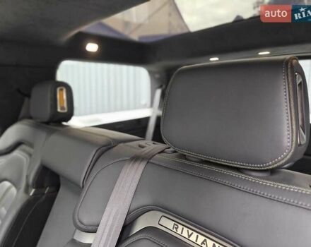 Синій Rivian R1S, об'ємом двигуна 0 л та пробігом 18 тис. км за 58900 $, фото 27 на Automoto.ua