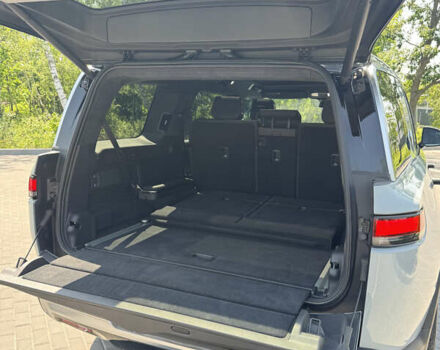 Синий Rivian R1S, объемом двигателя 0 л и пробегом 22 тыс. км за 51500 $, фото 18 на Automoto.ua