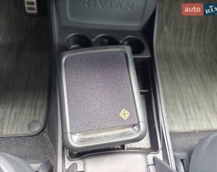 Синій Rivian R1S, об'ємом двигуна 0 л та пробігом 18 тис. км за 58900 $, фото 39 на Automoto.ua